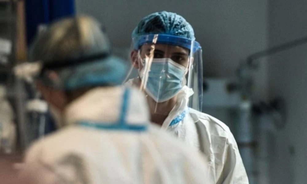 Κορονοϊός: 2.232 νέα κρούσματα και 33 θάνατοι – Στους 326 οι διασωληνωμένοι